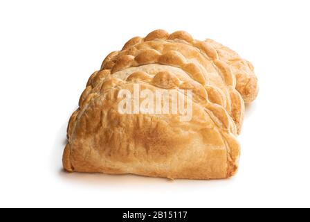 Hausgemachte Flakpasta mit Hackfleischfüllung isoliert auf Weiß Stockfoto