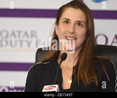 Doha, Katar. Februar 2020. Belinda Bencic aus der Schweiz nimmt an einer Pressekonferenz vor dem Tennisturnier der WTA Katar Open 2020 in Doha, Katar, 23. Februar 2020 Teil. Kredit: Nikku/Xinhua/Alamy Live News Stockfoto