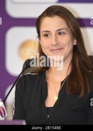 Doha, Katar. Februar 2020. Belinda Bencic aus der Schweiz nimmt an einer Pressekonferenz vor dem Tennisturnier der WTA Katar Open 2020 in Doha, Katar, 23. Februar 2020 Teil. Kredit: Nikku/Xinhua/Alamy Live News Stockfoto