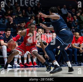 McKeon Pavilion Moraga Calif, USA. Februar 2020. USA St. Mary's Gaels Forward Malik Fitts (24) auf dem Platz während des NCAA Men's Basketball Game zwischen San Diego Toreros und dem Saint Mary's Gaels 92-63 Sieg im McKeon Pavilion Moraga Calif. Thurman James/CSM/Alamy Live News Stockfoto