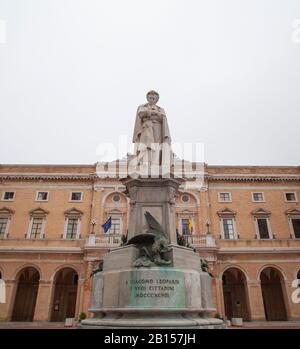 Giacomo Leopardi Statue Monument in Recanati (Macerata - Italien) Stockfoto
