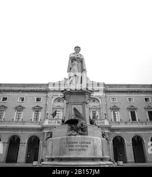 Giacomo Leopardi Statue Monument in Recanati (Macerata - Italien) Stockfoto