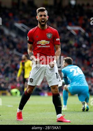 Bruno Fernandes von Manchester United reagiert, nachdem er nach einem Foul von Watfords Torhüter Ben Foster während des Premier-League-Spiels in Old Trafford, Manchester, mit einem Elfmeter belegt wurde. Stockfoto