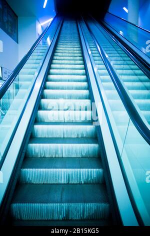 Leere Fahrtreppen in einem Einkaufszentrum Stockfoto