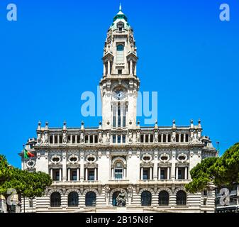 Blick auf das Rathaus von Porto auf dem Liberdade-Platz, Porto Stockfoto