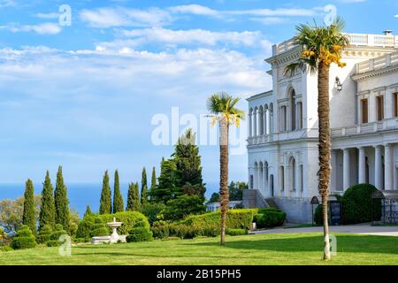 Livadia, RUSSLAND - 17. MAI 2016: Livadia Palace in der Nähe der Stadt Jutta. Der Palast Livadia war ein Sommerrefugium des letzten russischen Zaren, Nikolaus II Das Yalt Stockfoto