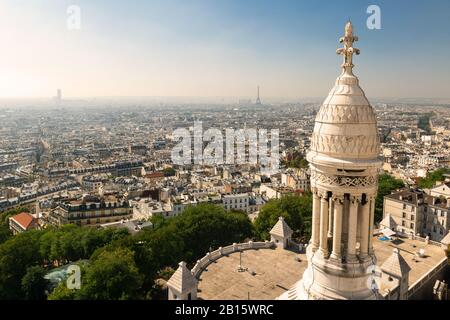 Blick auf Paris vom Sacre Coeur im Montmartre Hügel Stockfoto