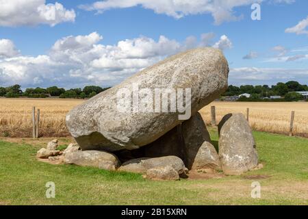 Das Brownshill Portal Tomb oder Dolmen (Dolmain Chnoc an Bhrúnaigh) ein großes megalithisches Portalgrabmal in der Nähe von Carlow, County Carlow, Irland. Stockfoto