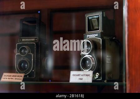 Adana, Türkei - 25. Juni 2019: Flexaret Automat 1960 Doppelobjektiv Reflex Kamera. Stockfoto