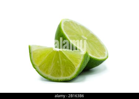 Kalk, isoliert auf weißem Hintergrund Stockfoto