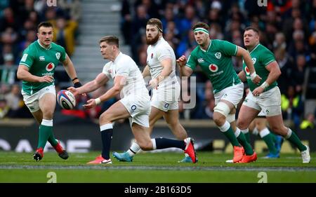 London, Großbritannien. Februar 2020. Owen Farrell aus England während der Guinness Six Nations zwischen England und Irland im Twickenham Stadium, London, England am 23. Februar 2020 Credit: Action Foto Sport/Alamy Live News Stockfoto