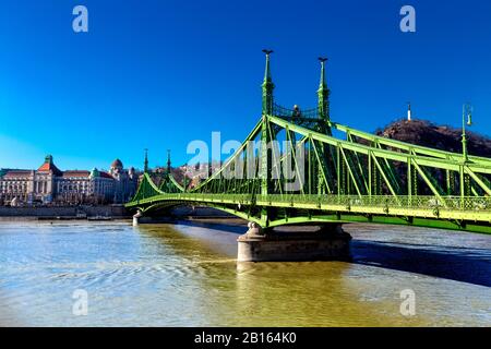 Freiheitsbrücke (Szabadság Híd) in Budapest, Ungarn Stockfoto