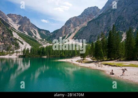 Braies Lake (Pragser Wildsee), Fanes-Senes-Braies Natural Park, Trentino Alto Adige, Italien Stockfoto