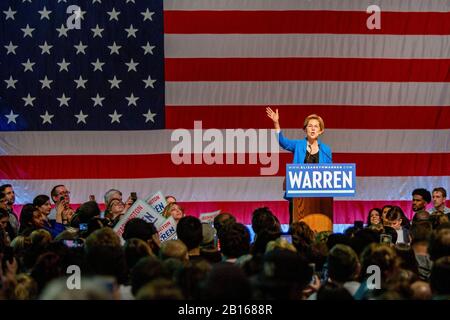 Seattle, Vereinigte Staaten. Februar 2020. Senator Elizabeth Warren spricht auf einer Wahlkampfveranstaltung im Seattle Center am 22. Februar 2020 in Seattle, Washington. Credit: The Photo Access/Alamy Live News Stockfoto