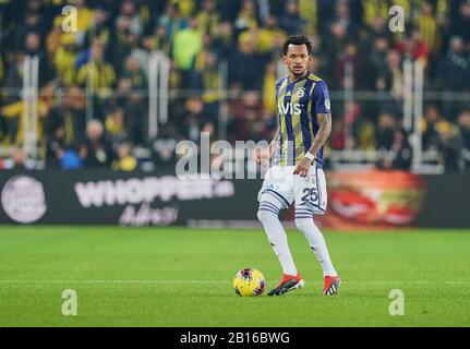 Februar 2020: Jailson von Fenerbahce SK während FenerbahÃ§e gegen Galatasaray im ÅžÃ¼krÃ¼ SaracoÄŸlu Stadium, Istanbul, Türkei. Kim Price/CSM Stockfoto