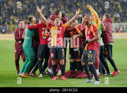 23. Februar 2020: Falcao von Galatasaray SK feiert den Sieg während Fenerbahçe gegen Galatasaray im ÅžÃ¼krÃ¼ SaracoÄŸlu-Stadion, Istanbul, Türkei. Kim Price/CSM Stockfoto