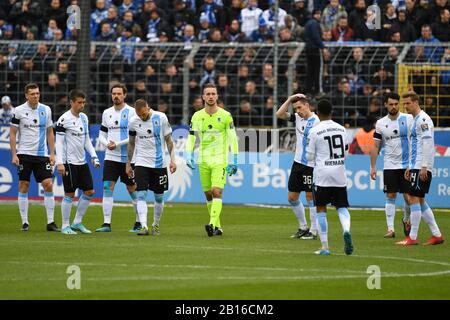 München, Deutschland. Februar 2020. Hilfloses Loewen, Teamfoto, Team, Team, Teamfoto, Action. Fußball 3. Liga, 25. Spieltag, TSV München 1860 - 1.FC Magdeburg 1-1, am 23.02.2020. Stadion an der Gruenwalder Straße in München verbieten DFL-REGELUNGEN JEDE VERWENDUNG VON FOTOS ALS BILDSEQUENZEN UND/ODER QUASI-VIDEO. Weltweite Nutzung Credit: Dpa / Alamy Live News Stockfoto