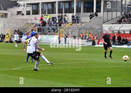 München, Deutschland. Februar 2020. Torchance Sascha MOELDERS (TSV München 1860), Action, Schuss. Fußball 3. Liga, 25. Spieltag, TSV München 1860 - 1.FC Magdeburg 1-1, am 23.02.2020. Stadion an der Gruenwalder Straße in München verbieten DFL-REGELUNGEN JEDE VERWENDUNG VON FOTOS ALS BILDSEQUENZEN UND/ODER QUASI-VIDEO. Weltweite Nutzung Credit: Dpa / Alamy Live News Stockfoto