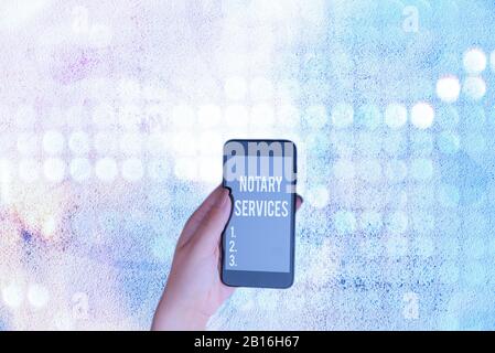 Konzeptionelles Handschreiben mit Notary Services. Konzept bedeutet Dienstleistungen, die von einem staatlich beauftragten Notar erbracht werden Stockfoto