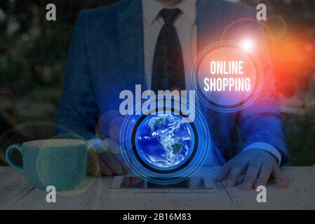 Handschrifterkennung Online-Shopping. Konzeptfoto Verbraucher kaufen Waren direkt von einem Verkäufer über das Internet Elemente dieses Bildes liefern Stockfoto