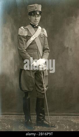 Italienischer Soldat in vollständiger Uniform der Kavallerie (Italien, 1918) Stockfoto