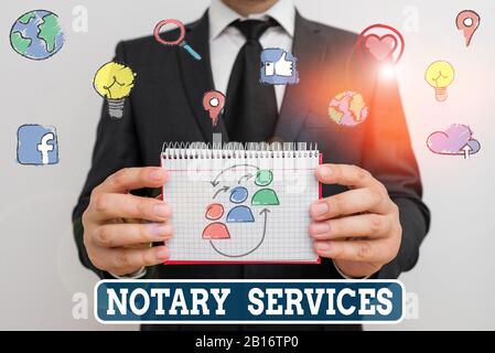 Konzeptionelles Handschreiben mit Notary Services. Konzept bedeutet Dienstleistungen, die von einem staatlich beauftragten Notar erbracht werden Stockfoto