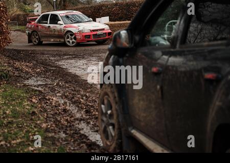 Stoneleigh Park, Warwickshire, Großbritannien. Februar 2020. Rallye-Fahrer Lee Kedward fährt beim Rennen Retro 2020 auf dem Stoneleigh Park Circuit einen Rallye-Wagen der Gruppe Mitsubishi Lancer Evo 3. Foto von Gergo Toth / Alamy Live News Stockfoto