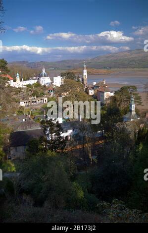 Portmeirion Village wurde als Drehort für die TV-Serie „The Prisoner“ aus den 1960er Jahren mit Patrick McGoohan in Gwynedd, North Wales, Großbritannien, genutzt Stockfoto