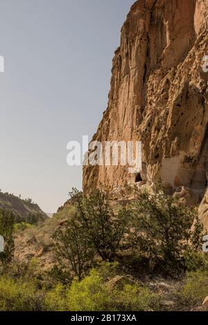 Bandalier liegt am südlichen Ende des Pajarito Plateaus. Hier befindet sich das Wildnisgebiet Bandalier. Die Höhe beträgt 10.199 Fuß auf dem Gipfel von C. Stockfoto