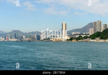 Blick über Lei Yue Mun in Richtung Yau Tong und Kwun Tong. Hongkong, China Stockfoto