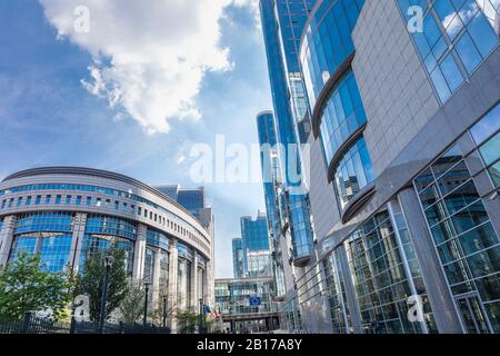 Aufbau des Europäischen Parlaments in Brüssel, Belgien. Gebäude der Europäischen kommission. Symbol der Europäischen Union. Stockfoto