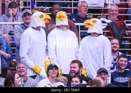 23. Februar 2020: Fans kleiden sich an, um die Battlehawks in einem Spiel zu unterstützen, in dem die NY Guardians die St. Louis Battlehawks besuchten. Abgehalten im Dome im America's Center in St. Louis, MO Richard Ulreich/CSM Stockfoto