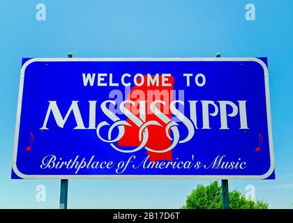 Ein Willkommensschild für Mississippi wird im Warren County Welcome Center, 26. Juli 2019, in Vicksburg, Mississippi angezeigt. Stockfoto