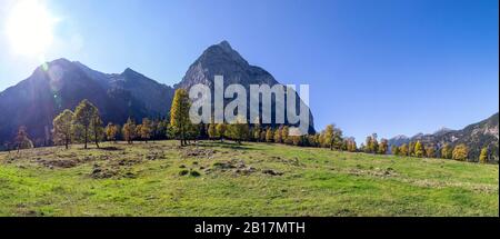 Großer Ahorboden im Karwendelgebirge im Herbst, Hinteriss, Österreich Stockfoto