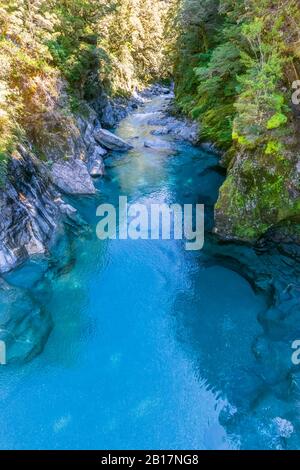 Neuseeland, Queenstown-Lakes District, Makarora, Blick über die blauen Pools in Haast Pass Stockfoto