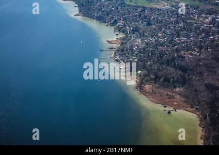 Deutschland, Bayern, Schondorf am Ammersee, Luftaufnahme der Stadt am Ammersee Stockfoto