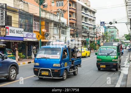 Bangkok, Thailand - Oktober 29.2019: Blick auf den Straßenverkehr in Bangkok, Thailand. Stockfoto