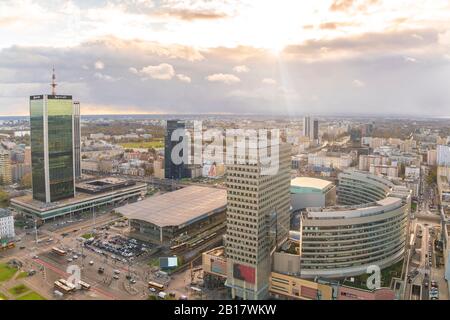 Blick auf das Stadtzentrum vom Palast der Kultur und Wissenschaft, Warschau, Polen Stockfoto