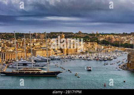 Malta, Birgu, Fort St. Angelo und Vittoriosa Yacht Marina in Grand Harbour Stockfoto