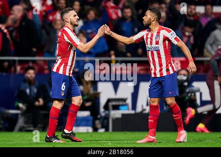 Madrid, Spanien. Februar 2020. Jorge Resurreccion 'Koke' (L) und Renan Lodi (R) von Atletico de Madrid feiern ein Tor während des La Liga-Spiels zwischen Atletico de Madrid und Villarreal CF im Wanda Metropolitano Stadium in Madrid.(Endstand; Atletico de Madrid 3:1 Villarreal CF) Credit: Sopa Images Limited/Alamy Live News Stockfoto