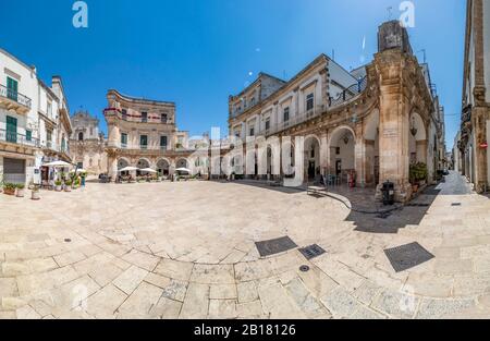 Italien, Provinz Taranto, Valle d'Itria, Martina Franca, Piazza Maria Immacolata, Basilika di San Martino Stockfoto