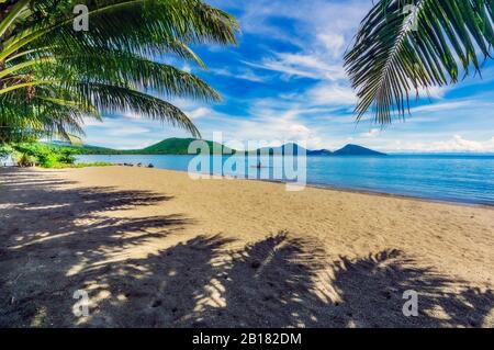 Papua-Neuguinea, Provinz Ost-Neubritanien, Rabaul, Küstenstrand der Insel Neubritanien Stockfoto