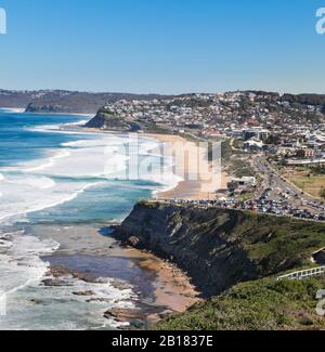 Bar Beach und Merewether sind zwei der beliebten Innenstadtstrände in Newcastle NSW Australien. Stockfoto