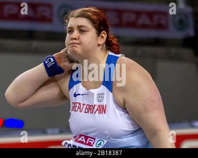 Glasgow, Schottland, Großbritannien. Februar 2020. Sabrina Fortune (Deeside) im Einsatz während des Frauenschusses machte am 2. Tag der britischen Leichtathletik-Hallenweltmeisterschaften in Glasgow 2020 in der Emirates Arena das Finale. Kredit: Iain McGuinness / Alamy Live News Stockfoto