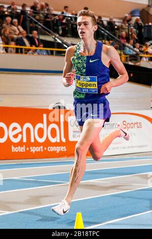 Apeldoorn, Niederlande. Februar 2020. Apeldoorn, 23-02-2020, Omnisport Apeldoorn, Herren 3000m Finale, Saison 2019/2020. Mike Foppen beim NK Atletiek 2020 Indoor Credit: Pro Shots/Alamy Live News Stockfoto