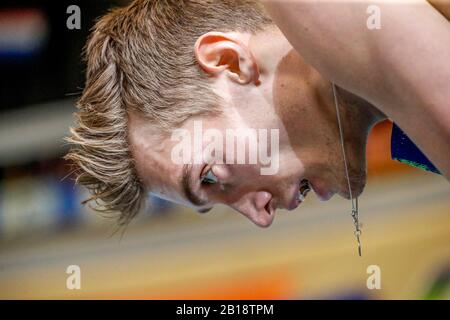 Apeldoorn, Niederlande. Februar 2020. Apeldoorn, 23-02-2020, Omnisport Apeldoorn, Herren 3000m Finale, Saison 2019/2020. Mike Foppen beim NK Atletiek 2020 Indoor Credit: Pro Shots/Alamy Live News Stockfoto