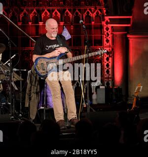 Dave Pegg von Fairport Convention in der Union Chapel, London. Februar 2020 Stockfoto