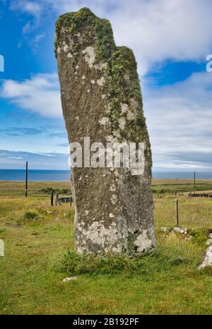 Trussel Stone (Clach an Trushal in Gälisch) liegt im Dorf Ballantrushal auf der Westseite der Insel Lewis, Äußere Hebriden, Schottland Stockfoto