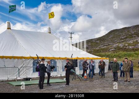 Jungs geben Dudelsack Leistung auf der North Harris Agricultural Show, Tarbert, Isle of Harris, Äußere Hebriden, Schottland Stockfoto