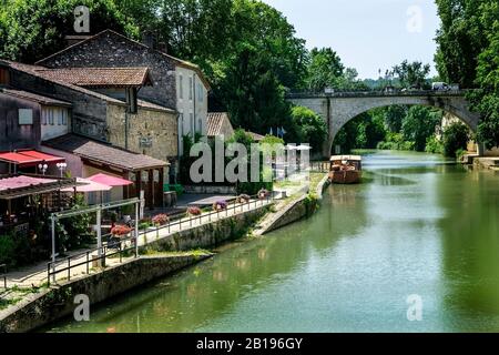Blick auf den Fluss Baise in Nerac, Frankreich, Europa Stockfoto
